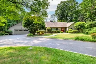 40 Caprice Dr, Stamford, CT 06902 - Photo 1