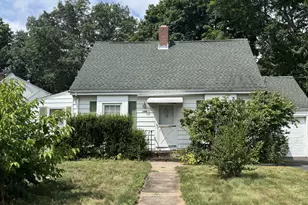 484 Pine Rock Ave, Hamden, CT 06514 - Photo 1