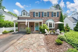 326 Ridgewood Rd, West Hartford, CT 06107 - Photo 1