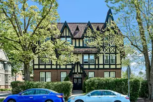 28 Whitney St, Hartford, CT 06105 - Photo 1