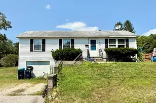 6 James St E, Putnam, CT 06260 - Photo 1