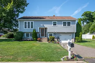 2 Goldfinch Ln, Naugatuck, CT 06770 - Photo 1