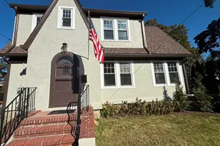 520 Savoy St, Bridgeport, CT 06606 - Photo 1