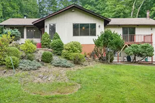 13 Fir Dr, Danbury, CT 06811 - Photo 1