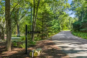 4 Meetinghouse Ln, Old Lyme, CT 06371 - Photo 1