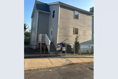 7 Crown Street, Waterbury, CT 06704 - Photo 1