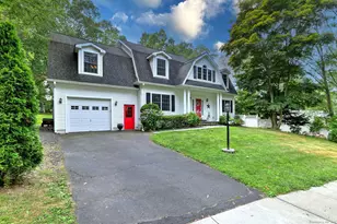 81 Oriole Ln, Milford, CT 06460 - Photo 1