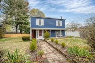 9 Woodlawn Ct, Waterford, CT 06385 - Photo 1