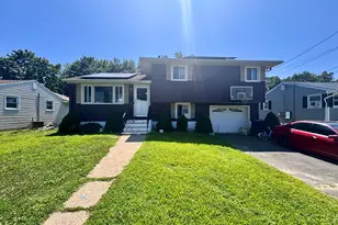 27 Jodie Cir, Waterbury, CT 06706 - Photo 1