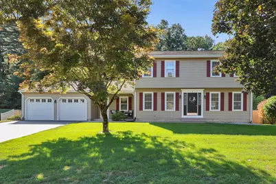 5 Patricia Circle, Enfield, CT 06082 - Photo 1