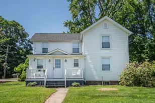 23 Maple St, Simsbury, CT 06081 - Photo 1