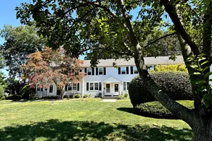 203 Sylvan Knoll Rd, Stamford, CT 06902 - Photo 1