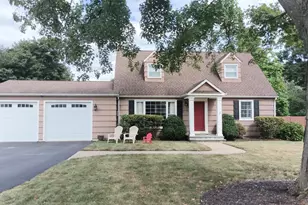 5 Crocus Ln, Norwalk, CT 06851 - Photo 1