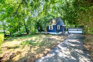 27 Bloomfield Dr, Fairfield, CT 06825 - Photo 1