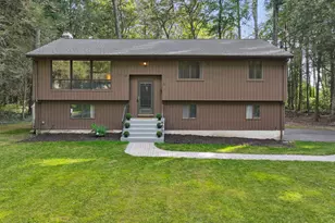 21 Berkshire Way, Simsbury, CT 06070 - Photo 1