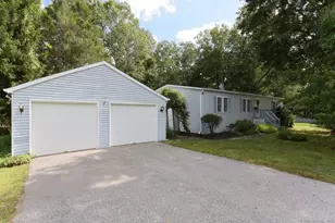 40 Colchester Cmns, Colchester, CT 06415 - Photo 1