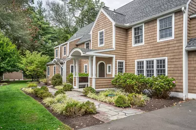 11 Chelsea Lane, West Hartford, CT 06119 - Photo 1