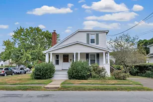 341 S Pine Creek Rd, Fairfield, CT 06824 - Photo 1