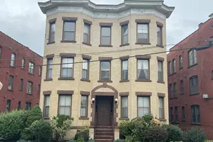 34 Essex St, Hartford, CT 06114 - Photo 1