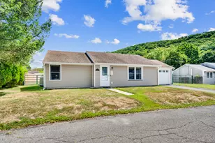 36 Hillview St, Naugatuck, CT 06770 - Photo 1