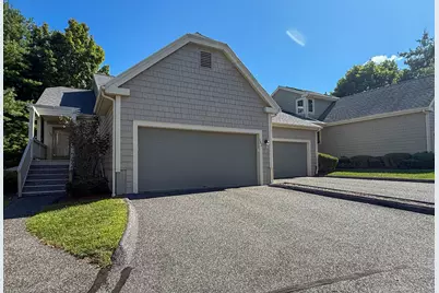 12 Boulevard Drive #152, Danbury, CT 06810 - Photo 1