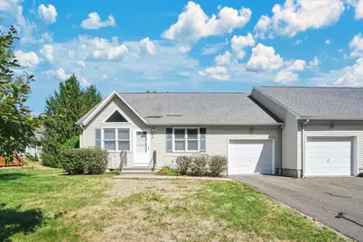 304 Brainard Road #APT 19, Enfield, CT 06082 - Photo 1