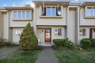 827 Oronoke Rd, Waterbury, CT 06708 - Photo 1