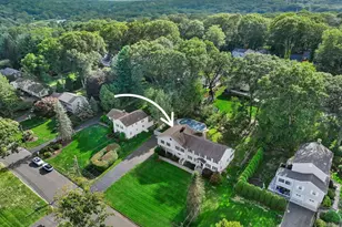 37 Lamplighter Ln, Fairfield, CT 06825 - Photo 1