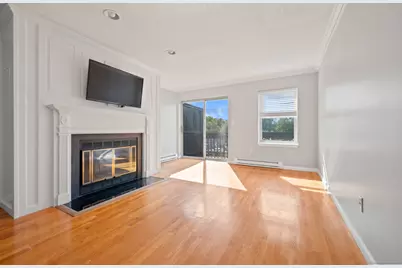 140 Kane Street #APT D4, West Hartford, CT 06119 - Photo 1