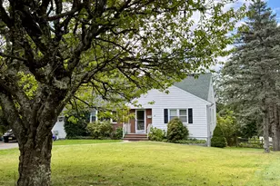 32 Locust Ln, Stamford, CT 06905 - Photo 1