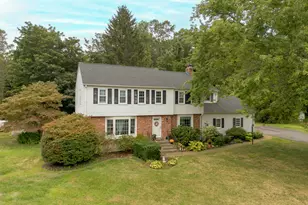 31 Iris Ct, Cheshire, CT 06410 - Photo 1