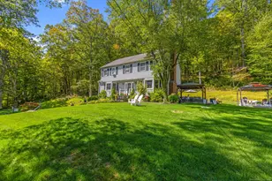 184 Sugar St, Newtown, CT 06470 - Photo 1