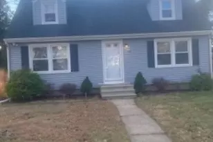 33 Rosemary Ln, Guilford, CT 06437 - Photo 1