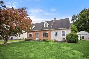 14 Hewitt St, Wethersfield, CT 06109 - Photo 1