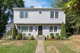 9 Turney Pl, Trumbull, CT 06611 - Photo 1