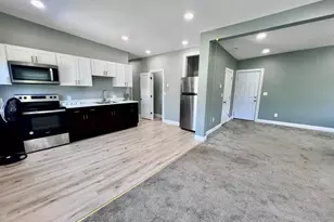 5 Providence St, Putnam, CT 06260 - Photo 1