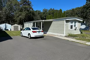 39 Shadduck Rd, Naugatuck, CT 06770 - Photo 1