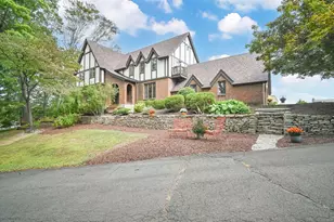 4 Sunset Dr, Wallingford, CT 06492 - Photo 1