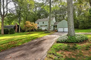 19 Carriage Dr, Oxford, CT 06478 - Photo 1