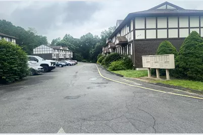 260 Scott Road #APT 1, Waterbury, CT 06705 - Photo 1