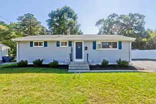 35 Roosevelt Blvd, Enfield, CT 06082 - Photo 1