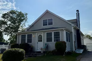 26 B Hillcrest Rd, East Lyme, CT 06357 - Photo 1