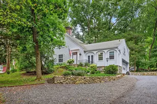 11 Cranbury Rd, Norwalk, CT 06851 - Photo 2