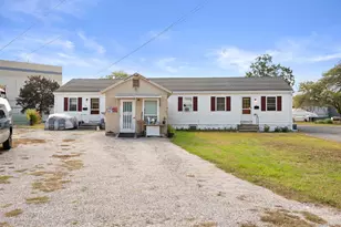 31 Lewiston Ct, Groton, CT 06340 - Photo 1