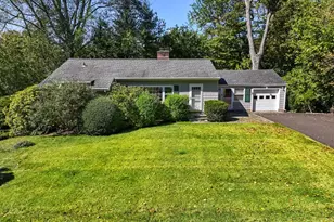 9 Flicker Ln, Norwalk, CT 06853 - Photo 1