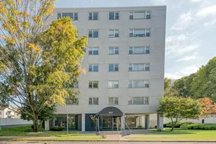 889 Farmington Ave, West Hartford, CT 06119 - Photo 1