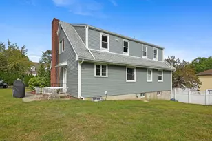 8 Reynolds Pl, Greenwich, CT 06831 - Photo 1