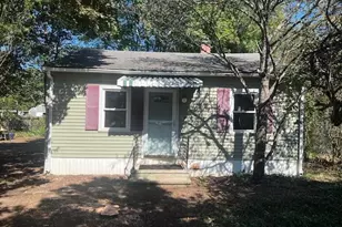 106 Midway Oval, Groton, CT 06340 - Photo 1