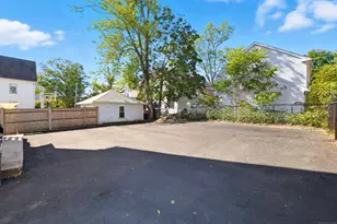 53 Quaker Ln S, West Hartford, CT 06119 - Photo 8