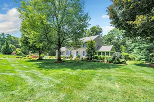 23 Finchwood Dr, Trumbull, CT 06611 - Photo 1